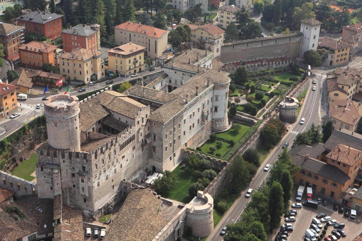 Al Consiglio Appartamento Trento Exterior foto